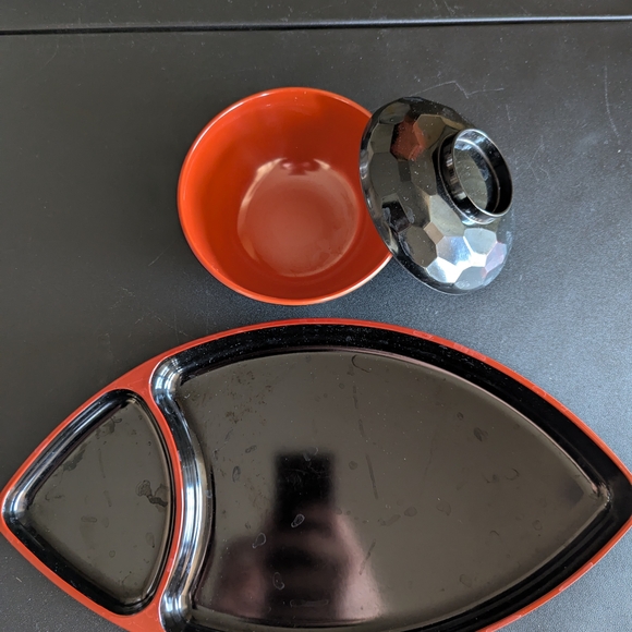 Elegant Black and Red Dining Set - Picture 2 of 5